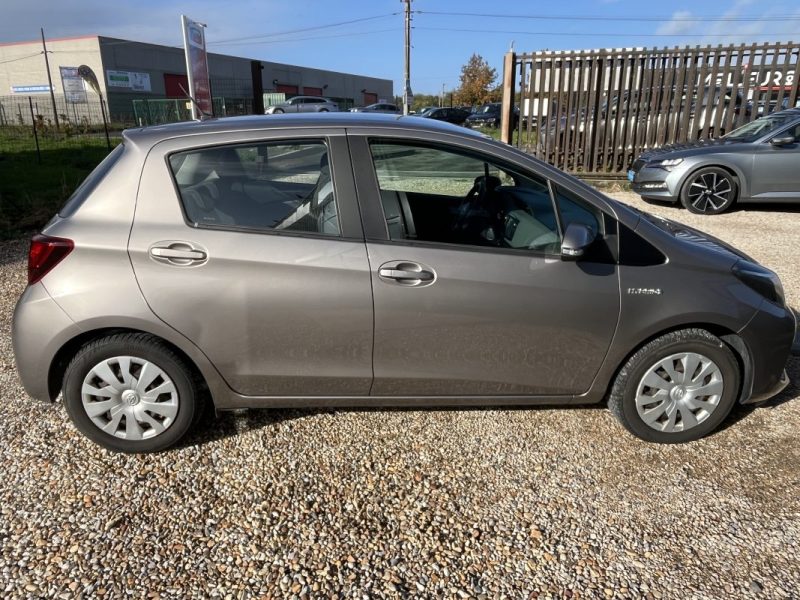 TOYOTA YARIS HYBRID HSD 100h Dynamic pack Confort 5p 2015