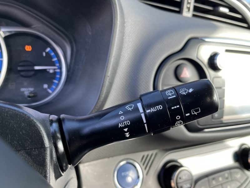 TOYOTA YARIS HYBRID HSD 100h Dynamic pack Confort 5p 2015