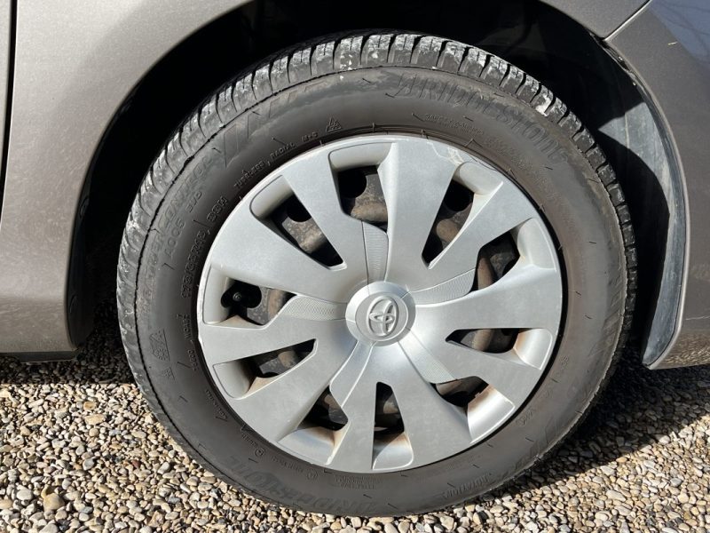 TOYOTA YARIS HYBRID HSD 100h Dynamic pack Confort 5p 2015