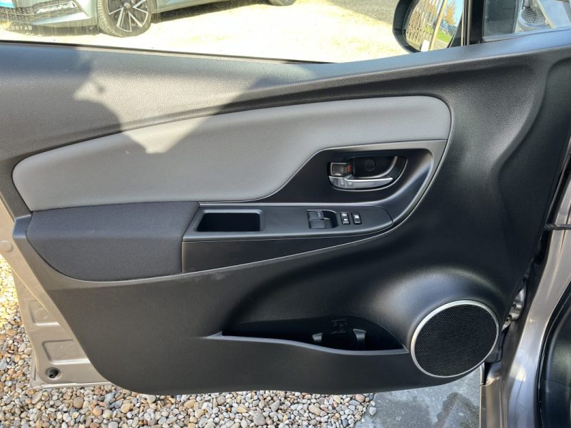 TOYOTA YARIS HYBRID HSD 100h Dynamic pack Confort 5p 2015