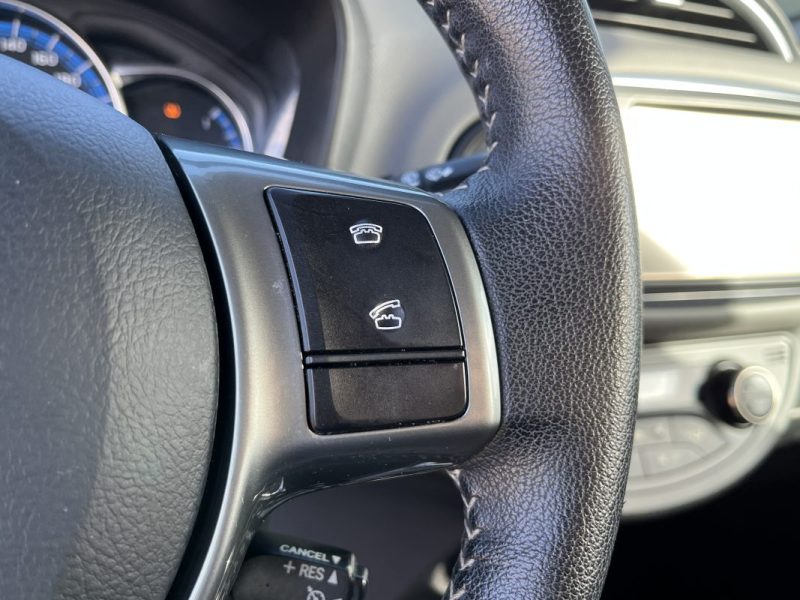 TOYOTA YARIS HYBRID HSD 100h Dynamic pack Confort 5p 2015