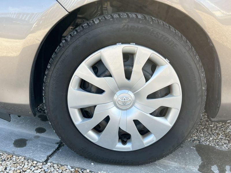 TOYOTA YARIS HYBRID HSD 100h Dynamic pack Confort 5p 2015