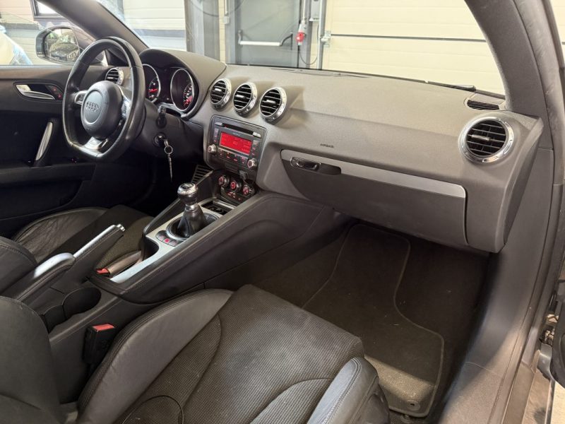 Audi TT 2.0 TFSI 200cv S-Line 