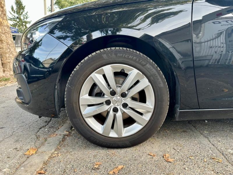 PEUGEOT 308 1.5 BlueHDi 130 ACTIVE BUSINESS EAT8 **1ère MAIN** 