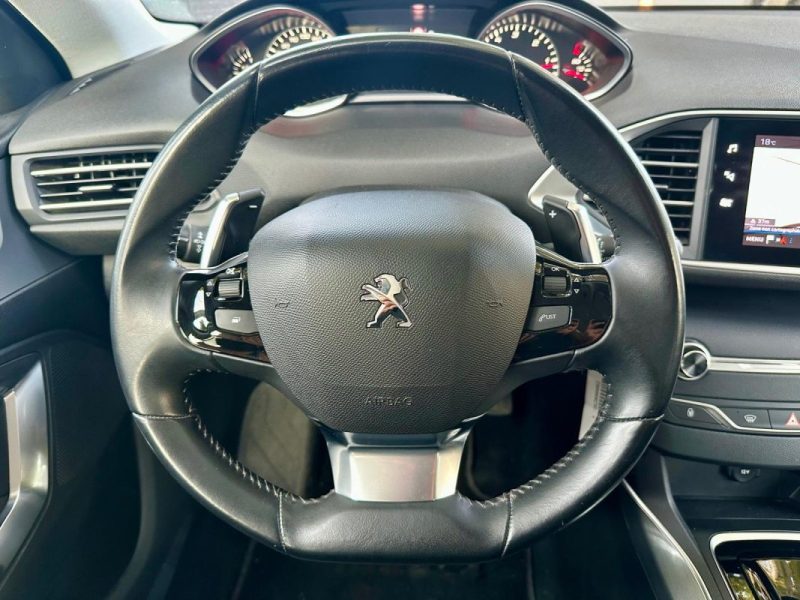 PEUGEOT 308 1.5 BlueHDi 130 ACTIVE BUSINESS EAT8 **1ère MAIN** 