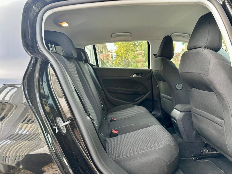 PEUGEOT 308 1.5 BlueHDi 130 ACTIVE BUSINESS EAT8 **1ère MAIN** 