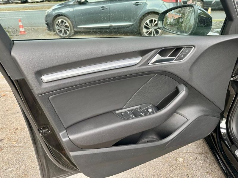 AUDI A3 SPORTBACK 35 TFSI 150 DESIGN LUXE S-tronic 7 **1ère MAIN** 