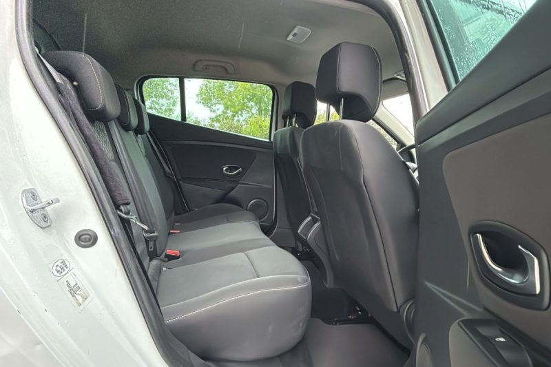 RENAULT MEGANE 1.5 dCi 110 CH energy Émotion eco² Pack GTline BVM6 Garantie