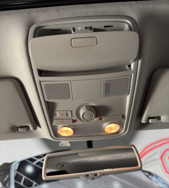 VOLKSWAGEN GOLF 1.6 TDI 105 CONFORTLINE 