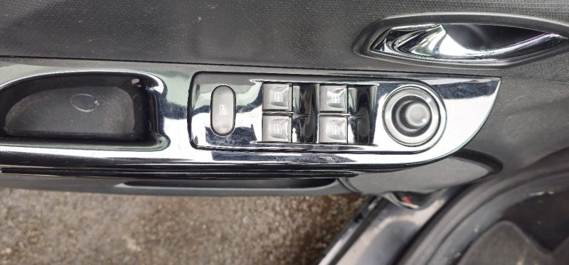 RENAULT CLIO IV ESTATE 0.9 TCe 90ch intens eco² 2014