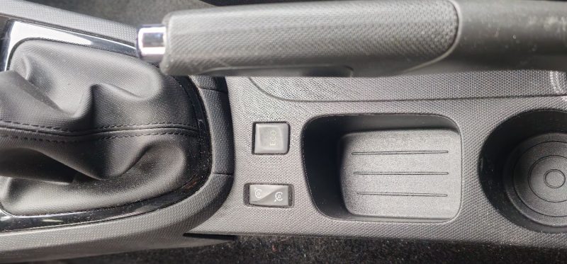 RENAULT CLIO IV ESTATE 0.9 TCe 90ch intens eco² 2014