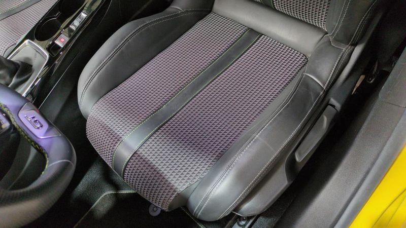 Peugeot 208 Puretech 100 s&s bvm6 gt