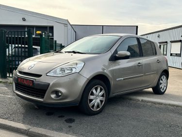 RENAULT CLIO III tomtom