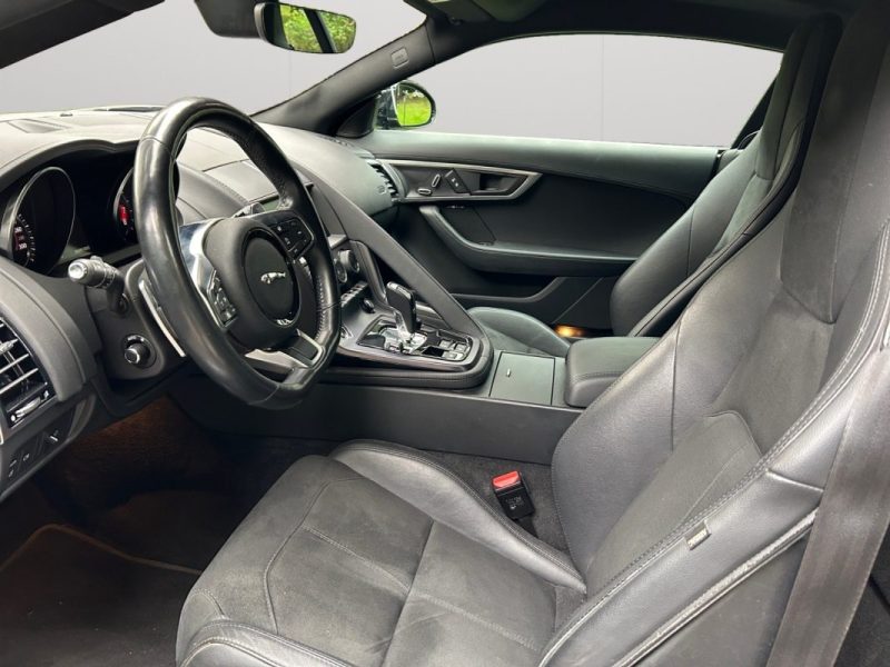 JAGUAR F-TYPE 3.0 V6 340 CHEQUERED FLAG BA 2019