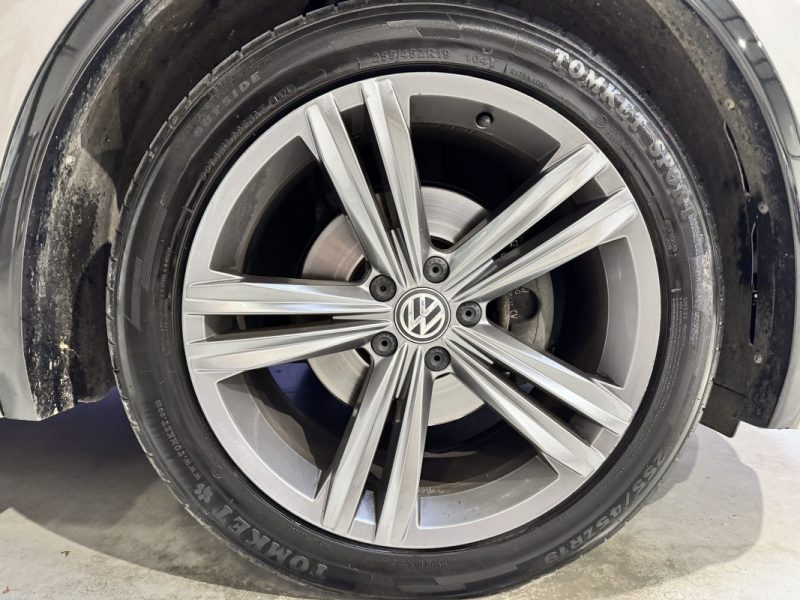 VOLKSWAGEN TIGUAN 2.0 TDI 150 CH DSG 7 R-LINE / CARPLAY - TOIT OUVRANT