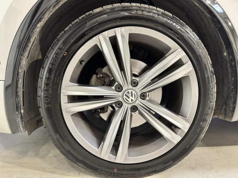 VOLKSWAGEN TIGUAN 2.0 TDI 150 CH DSG 7 R-LINE / CARPLAY - TOIT OUVRANT