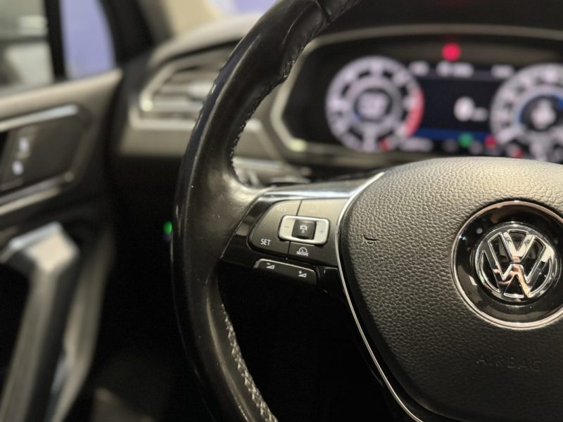 VOLKSWAGEN TIGUAN 2.0 TDI 150 CH DSG 7 R-LINE / CARPLAY - TOIT OUVRANT