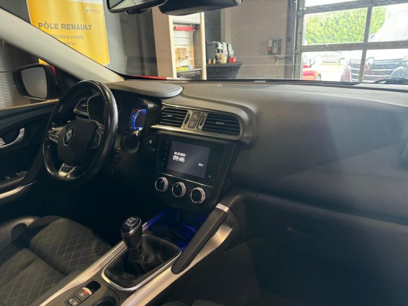 RENAULT KADJAR  1.3 TCE 140 INTENS / CARNET D\'ENTRETIEN COMPLET  2019