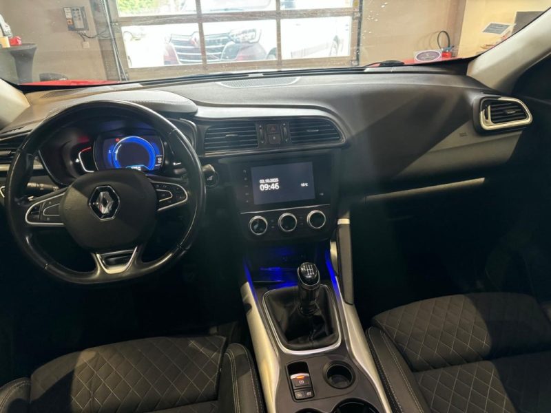 RENAULT KADJAR  1.3 TCE 140 INTENS / CARNET D\'ENTRETIEN COMPLET  2019