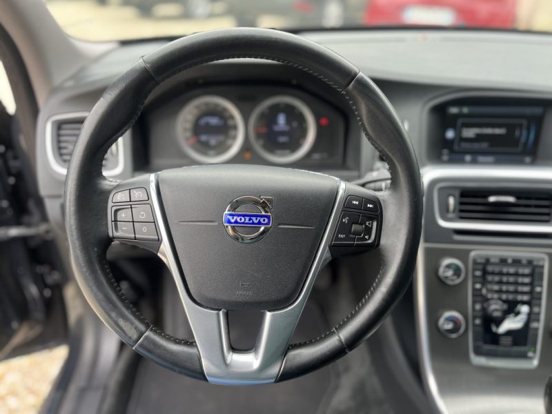 VOLVO S60 II D5 2.4 205 CV  2012