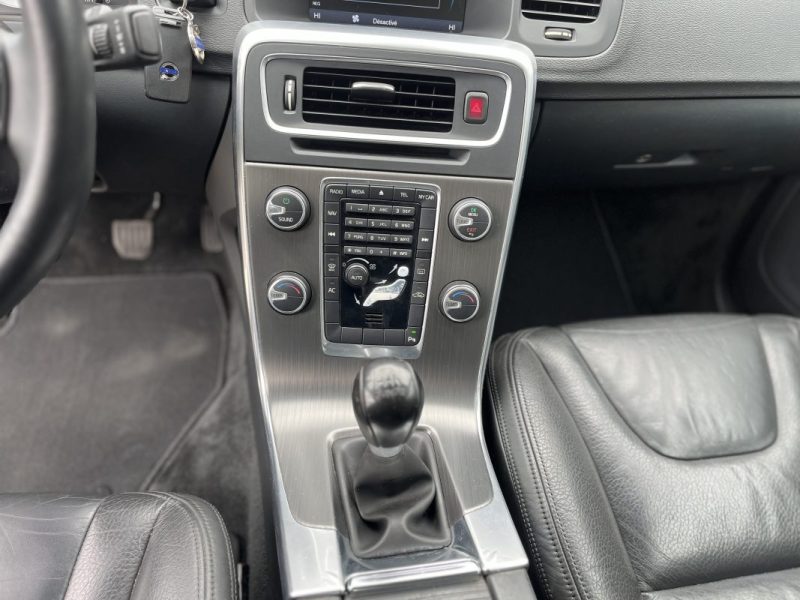 VOLVO S60 II D5 2.4 205 CV  2012