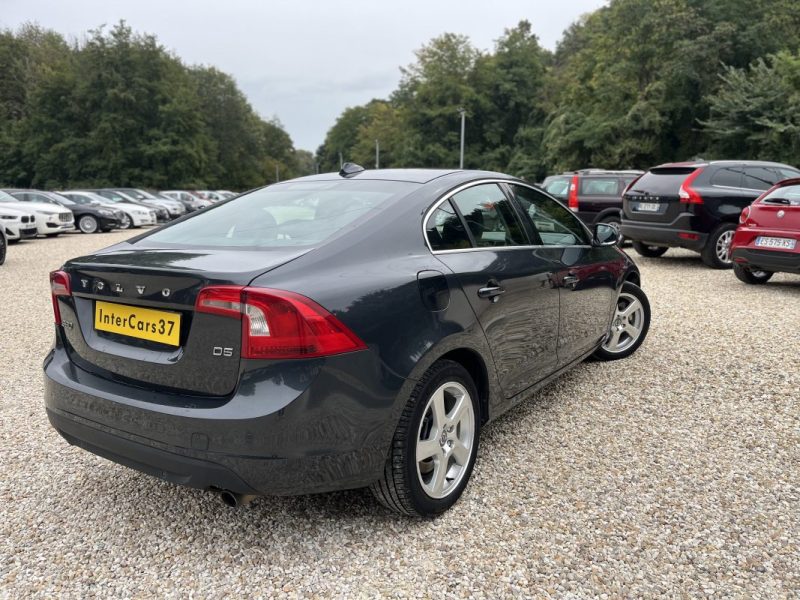 VOLVO S60 II D5 2.4 205 CV  2012