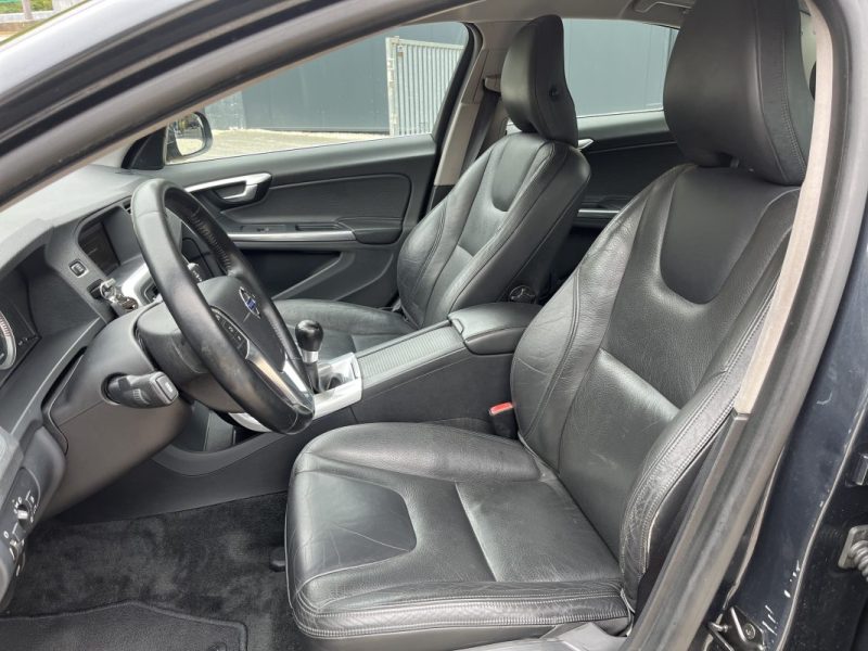 VOLVO S60 II D5 2.4 205 CV  2012