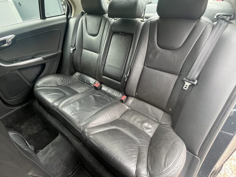 VOLVO S60 II D5 2.4 205 CV  2012