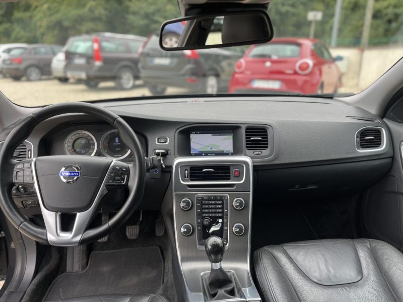 VOLVO S60 II D5 2.4 205 CV  2012