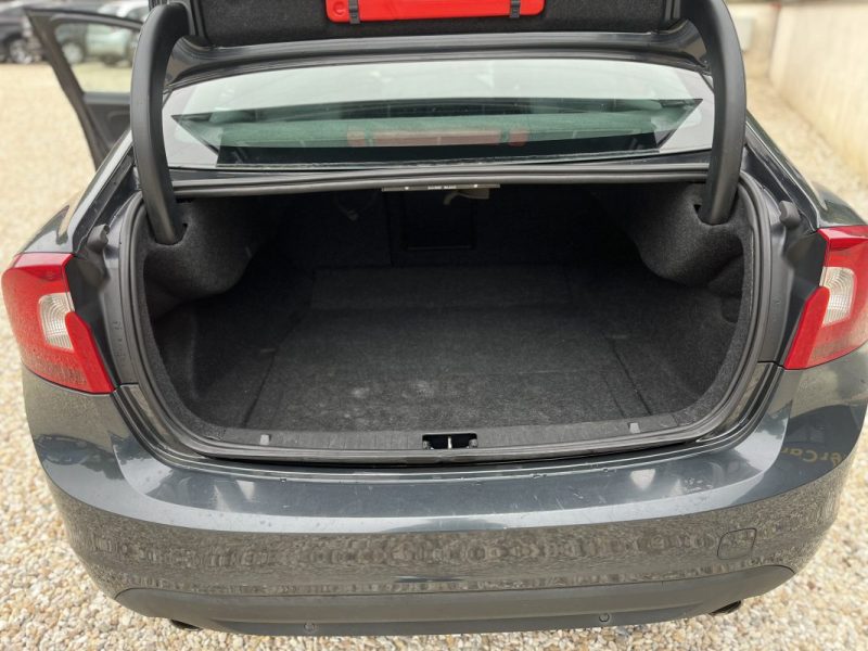 VOLVO S60 II D5 2.4 205 CV  2012