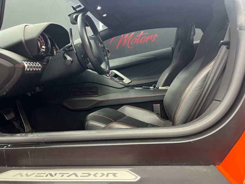 LAMBORGHINI AVENTADOR LP 700-4 2013