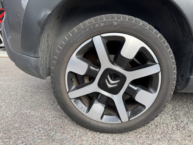 CITROEN C4 1.2 PURETECH 130CH SHINE / DISTRIBUTION OK / SUIVI ENTRETIEN COMPLET 