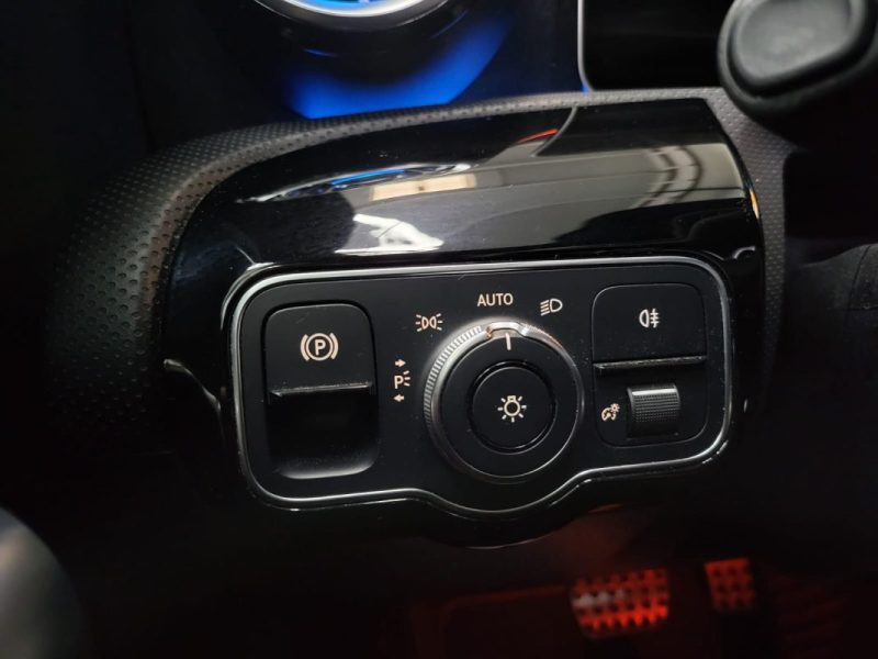 MERCEDES-BENZ CLASSE A 180d 116 cv AMG LINE 8G-DCT