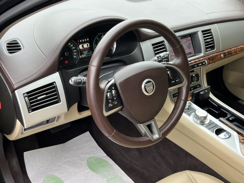 JAGUAR XF PHASE 2 BERLINE 2.2 D 190 Cv BOITE AUTO INTERIEUR CUIR ECRAN GPS TACTILE CRIT AIR 2
