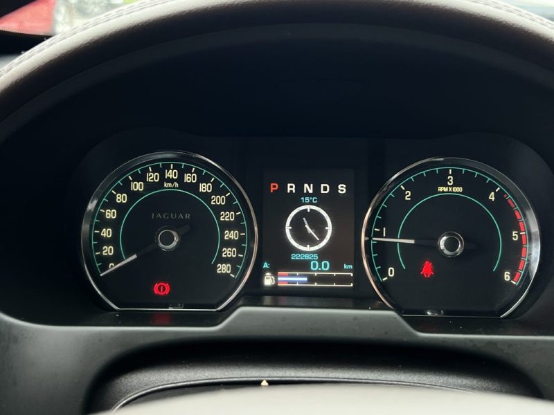 JAGUAR XF PHASE 2 BERLINE 2.2 D 190 Cv BOITE AUTO INTERIEUR CUIR ECRAN GPS TACTILE CRIT AIR 2