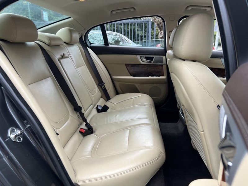 JAGUAR XF PHASE 2 BERLINE 2.2 D 190 Cv BOITE AUTO INTERIEUR CUIR ECRAN GPS TACTILE CRIT AIR 2