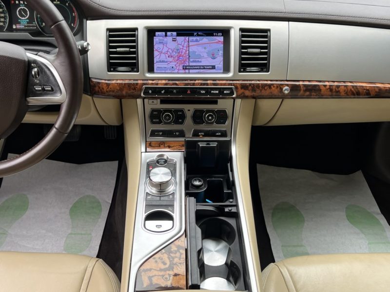 JAGUAR XF PHASE 2 BERLINE 2.2 D 190 Cv BOITE AUTO INTERIEUR CUIR ECRAN GPS TACTILE CRIT AIR 2