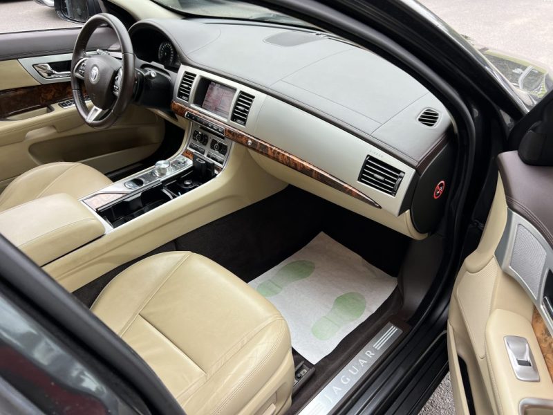 JAGUAR XF PHASE 2 BERLINE 2.2 D 190 Cv BOITE AUTO INTERIEUR CUIR ECRAN GPS TACTILE CRIT AIR 2