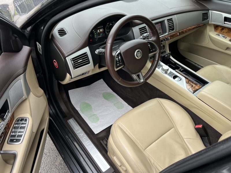 JAGUAR XF PHASE 2 BERLINE 2.2 D 190 Cv BOITE AUTO INTERIEUR CUIR ECRAN GPS TACTILE CRIT AIR 2