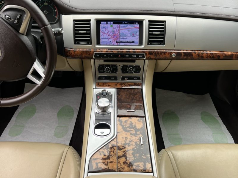 JAGUAR XF PHASE 2 BERLINE 2.2 D 190 Cv BOITE AUTO INTERIEUR CUIR ECRAN GPS TACTILE CRIT AIR 2