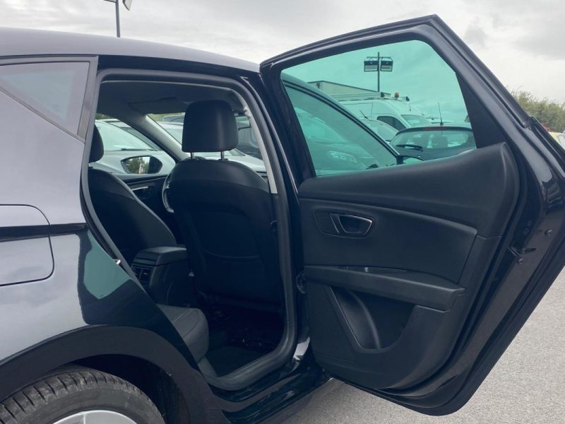 🚗 SEAT LEON 2.0 TDI 150CH FR ✨ 🎥 Caméra de Recul📱 Apple Car Play 🔊 Seat Sound📂 Suivi entretien