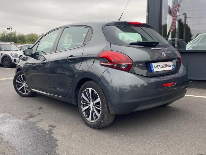 🚗 PEUGEOT 208 1.2 82Ch Allure 5P - 📱 Apple Car Play - 🌤️Toit Panoramique - ❄️Sièges chauffants 
