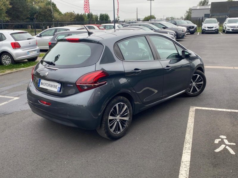 🚗 PEUGEOT 208 1.2 82Ch Allure 5P - 📱 Apple Car Play - 🌤️Toit Panoramique - ❄️Sièges chauffants 