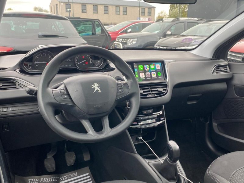 🚗 PEUGEOT 208 1.2 82Ch Allure 5P - 📱 Apple Car Play - 🌤️Toit Panoramique - ❄️Sièges chauffants 