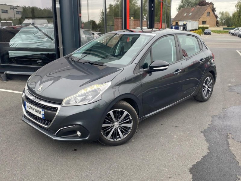 🚗 PEUGEOT 208 1.2 82Ch Allure 5P - 📱 Apple Car Play - 🌤️Toit Panoramique - ❄️Sièges chauffants 