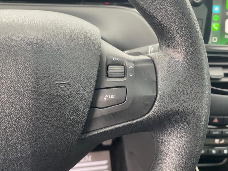 🚗 PEUGEOT 208 1.2 82Ch Allure 5P - 📱 Apple Car Play - 🌤️Toit Panoramique - ❄️Sièges chauffants 