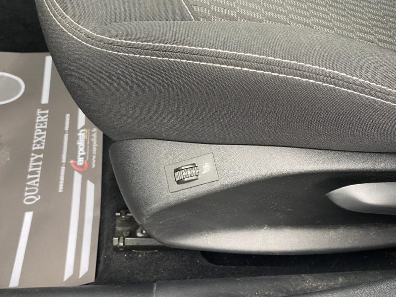 🚗 PEUGEOT 208 1.2 82Ch Allure 5P - 📱 Apple Car Play - 🌤️Toit Panoramique - ❄️Sièges chauffants 