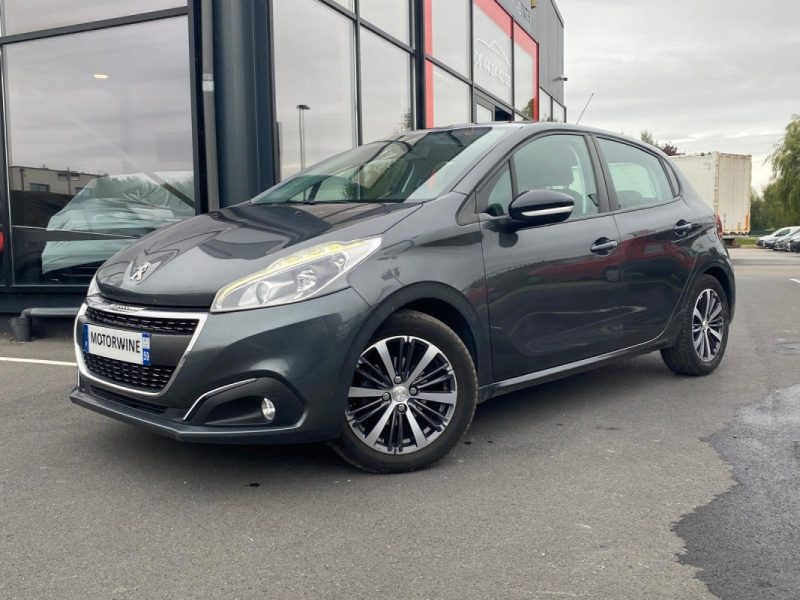 🚗 PEUGEOT 208 1.2 82Ch Allure 5P - 📱 Apple Car Play - 🌤️Toit Panoramique - ❄️Sièges chauffants 