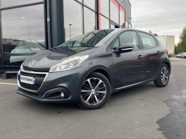 🚗 PEUGEOT 208 1.2 82Ch Allure 5P - 📱 Apple Car Play - 🌤️Toit Panoramique - ❄️Sièges chauffants 