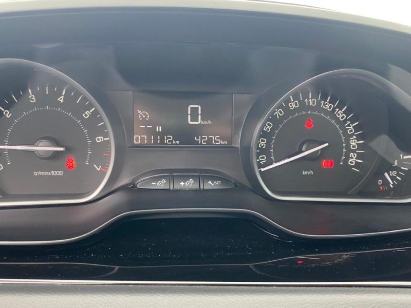 🚗 PEUGEOT 208 1.2 82Ch Allure 5P - 📱 Apple Car Play - 🌤️Toit Panoramique - ❄️Sièges chauffants 